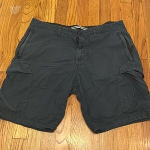 Stone Island cargo shorts 36 good used condition, patch will be included